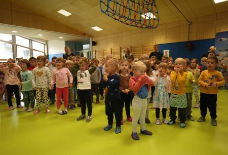 OSEM LET VRTCA CERKNICA 10 FOTO ARHIV VRTCA